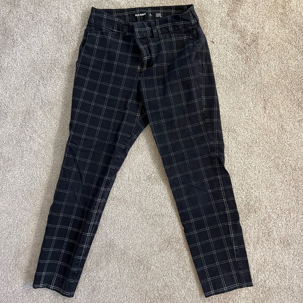 Old Navy High-Waisted Pixie Skinny Ankle Pants in Black Windowpane